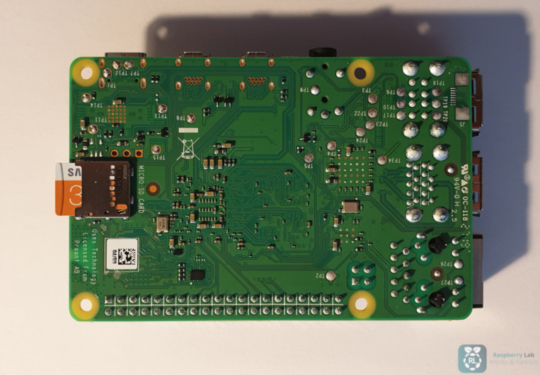 Carte micro SD insérée - Raspberry Pi 4